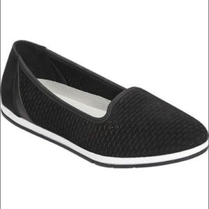 Aerosoles black slip on sneakers